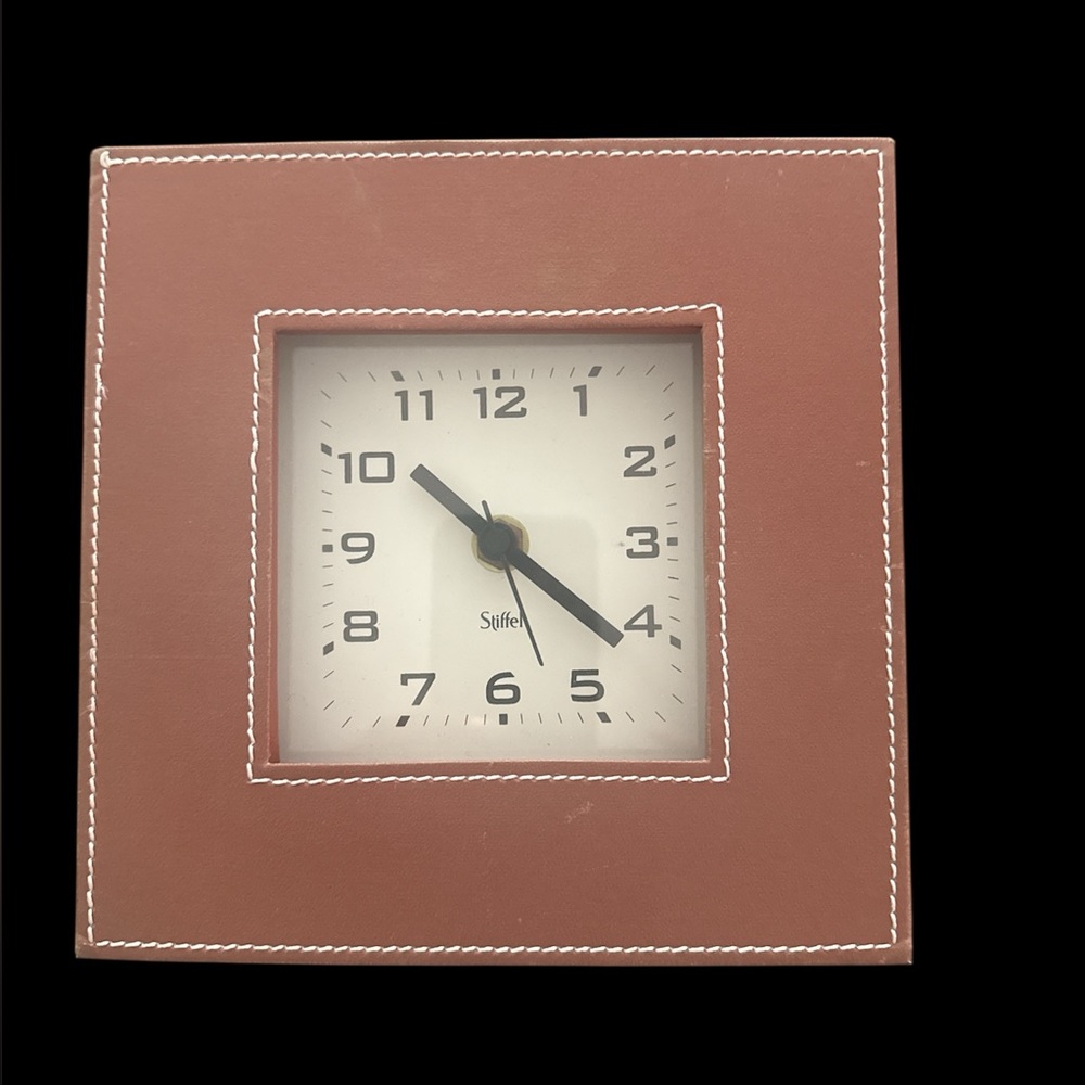 stretched Red Brow Desk Clock by Stifffel